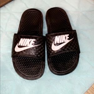 nike slip on shoes:)
